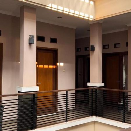 Hens Guesthouse Syariah Gadobangkong Exterior photo
